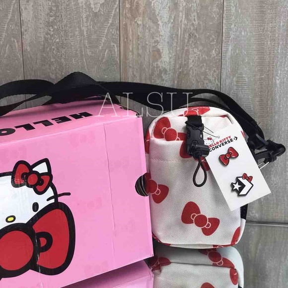 Conv&Hello Kitty Mini Crossbody Bag Comms White W - Picture 2 of 7